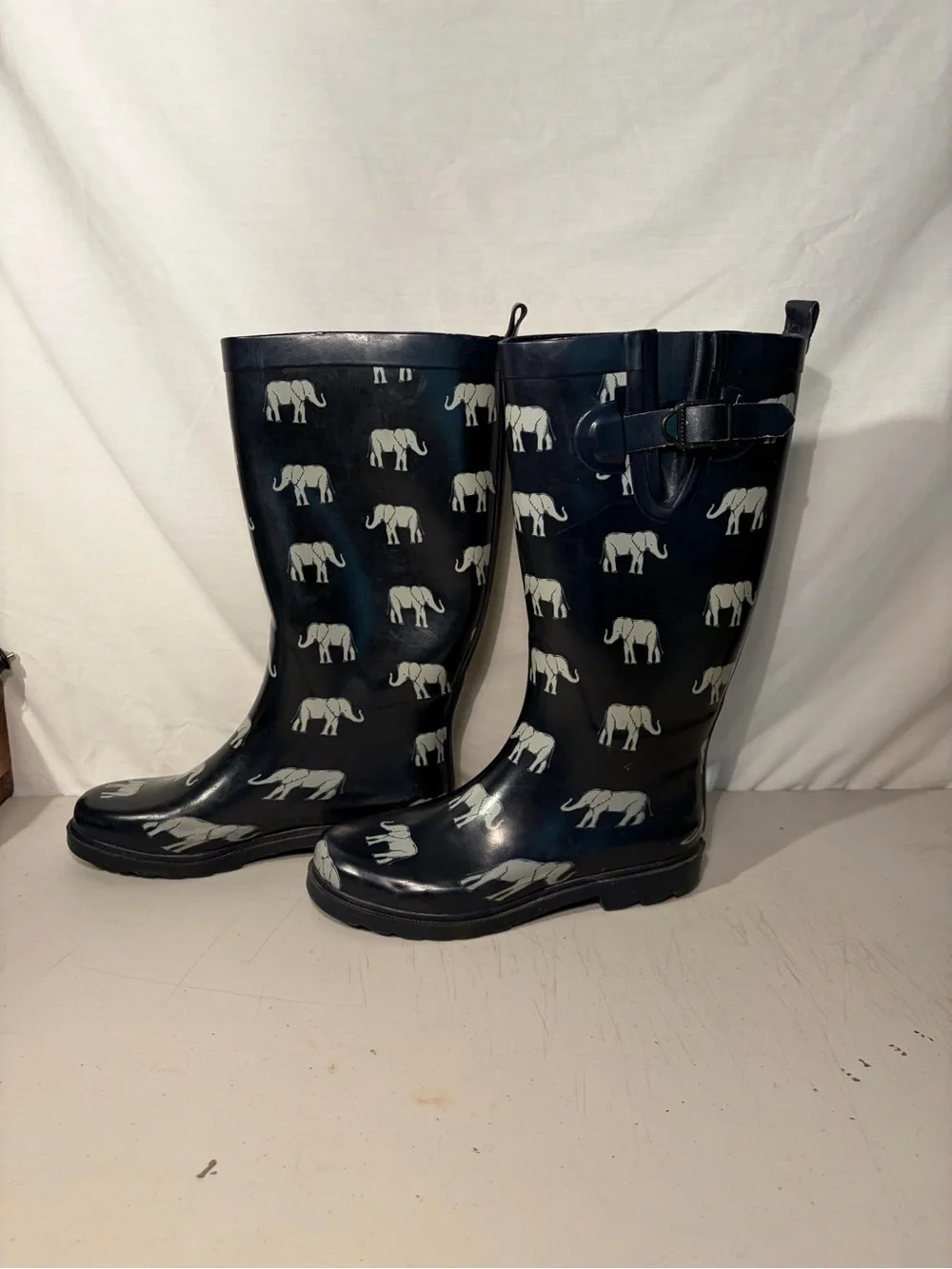 Capelli of New York navy rain Boots w/light gray elephant women’s size 7